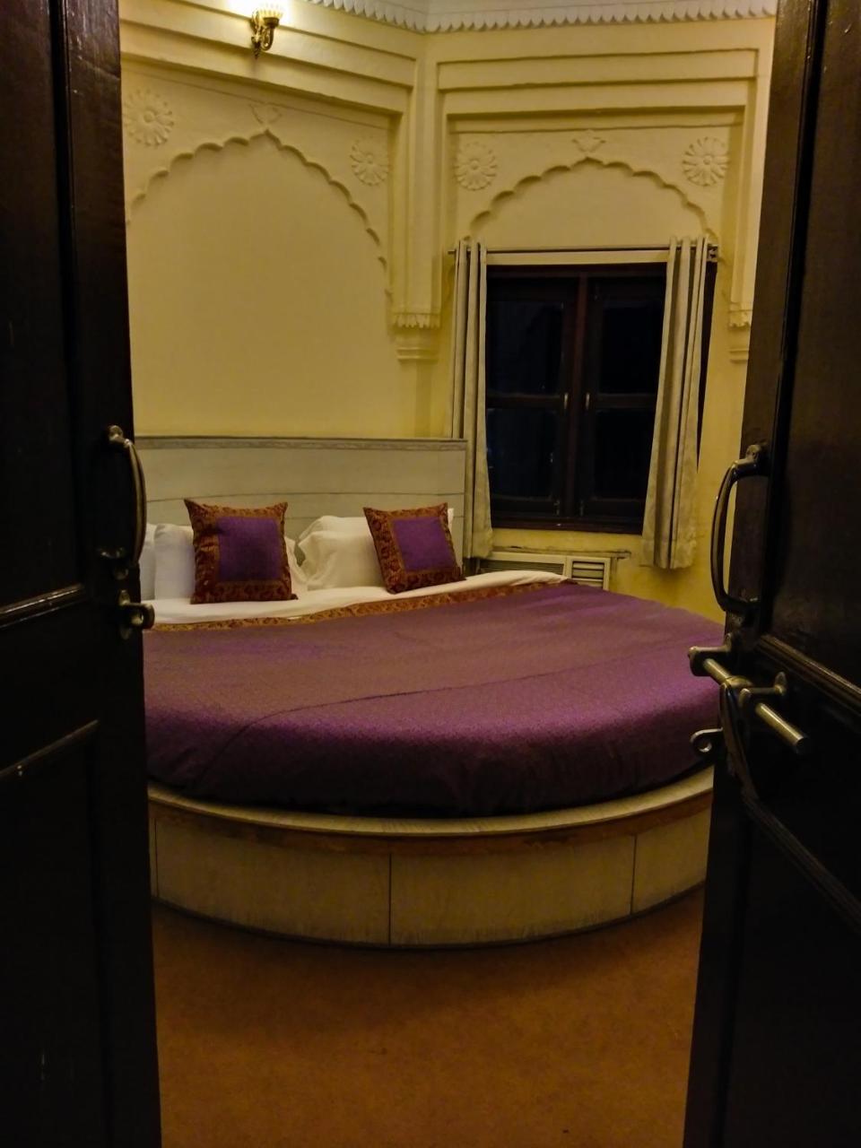 Dwivedi Hotels Hotel Elena Varanasi Exterior foto