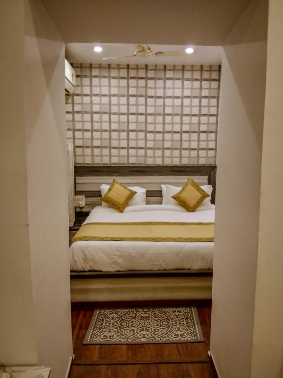 Dwivedi Hotels Hotel Elena Varanasi Exterior foto